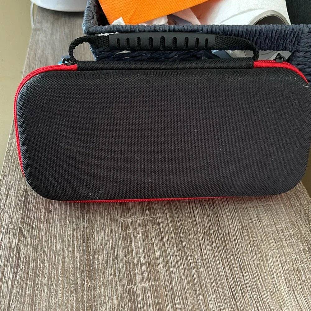 Daydayup Nintendo switch lite case red and black barely used